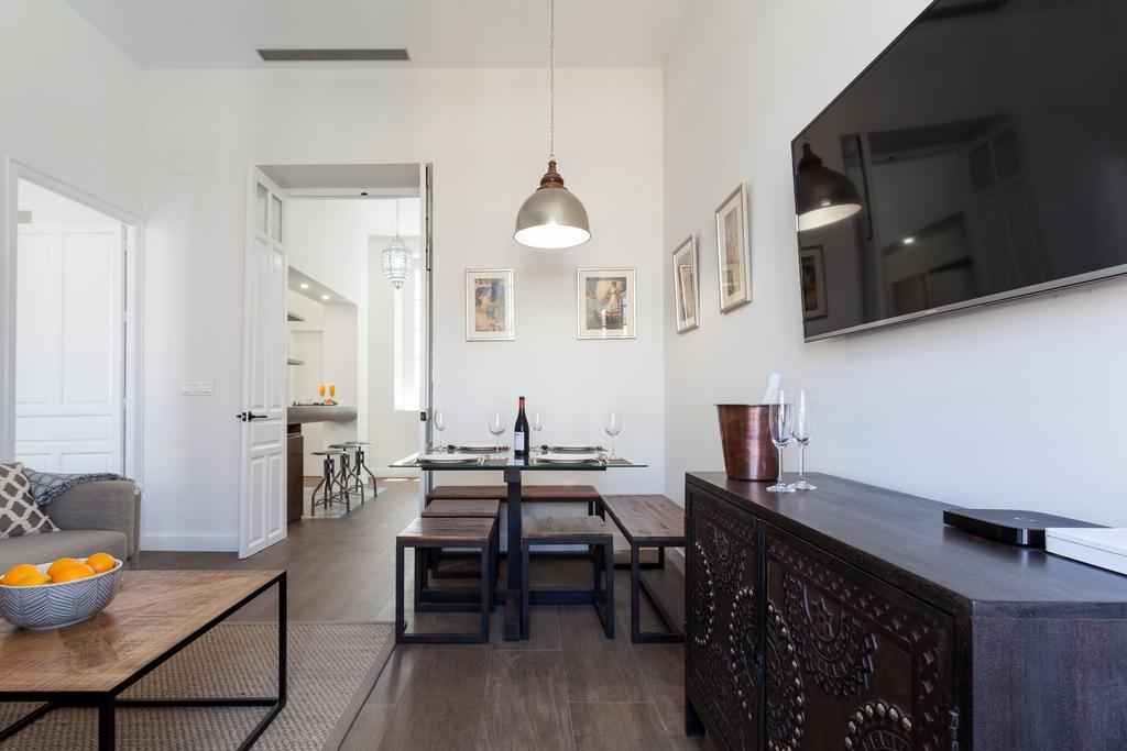 Stunning Boutique - Space Maison Apartments 세비야 외부 사진